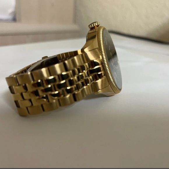 Versace Watch - Picture 4 of 4